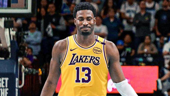 星空体育-波尔津吉斯官方公布新规，逆转取胜引发争议，黄蜂球迷热议！